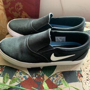 Men's Nike Slip On Sneakers
